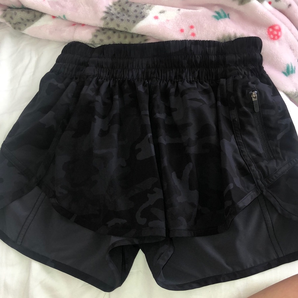 Grey and black camo tracker shorts 4 inch lulu